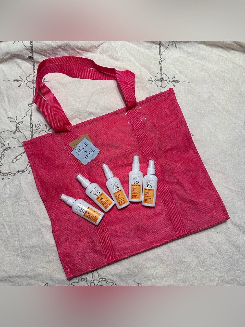NWT bath and body works Tahiti Isle spf 30 sunscreen and Shade & Shore beach bag